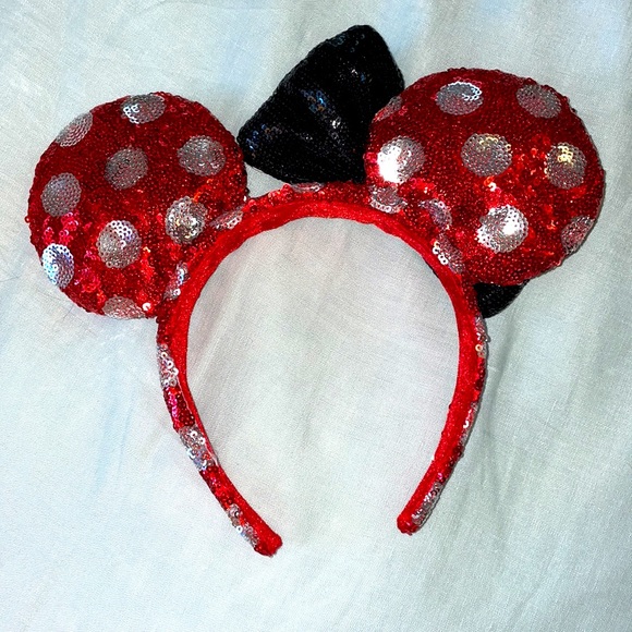 Sequin Minnie, mouse, polkadot ears - Picture 2 of 2